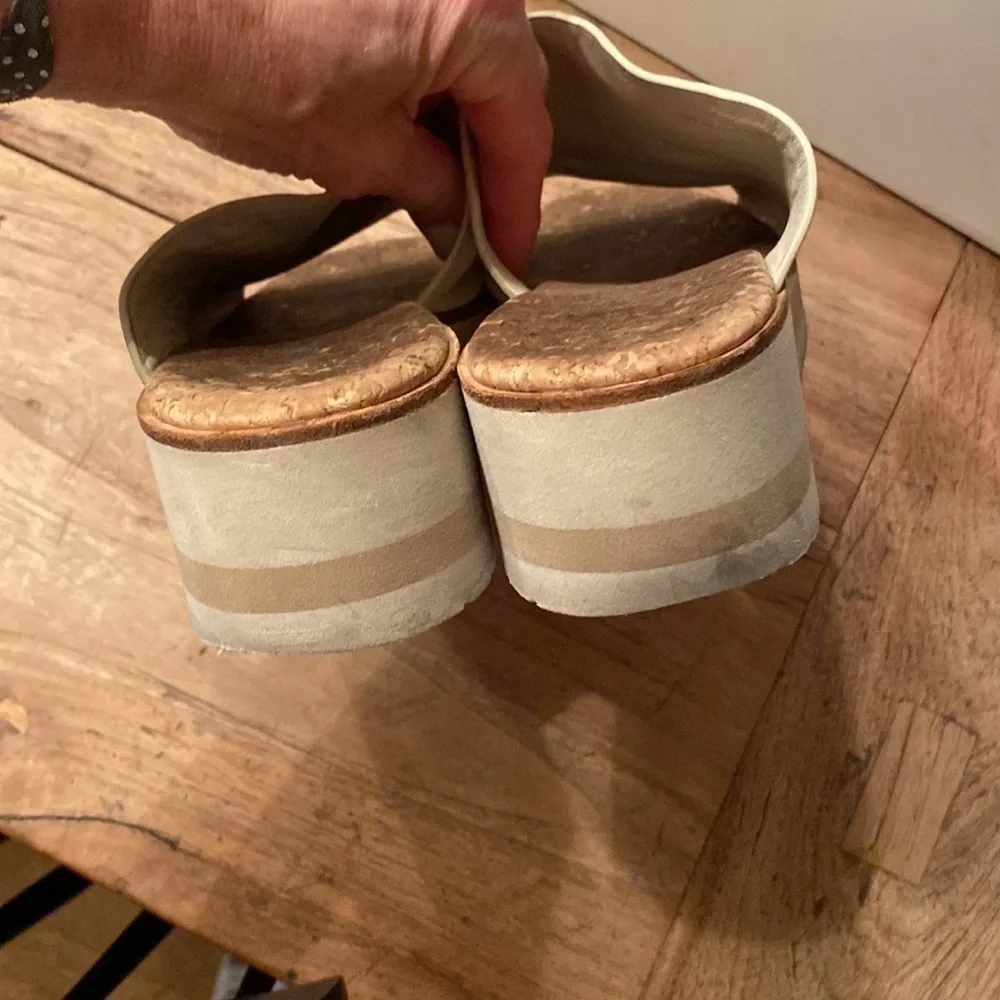 Preloved Vince Sarria Genuine Leather Wedge Mules 9.5 Sandstone Cream with box - Picture 8 of 11